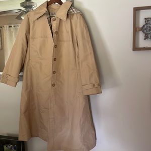 Really cute long jacket.